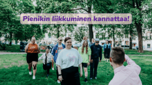 kuvassa amiksia pelaamassa pihapelejä. Kuvassa teksti "Pienikin liikkuminen kannattaa!"